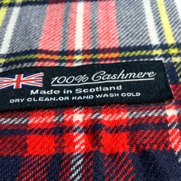 Cashmere scarf, Scotland Plaid UNISEX HOLIDAY  RED PLAID - Picture 2 of 3
